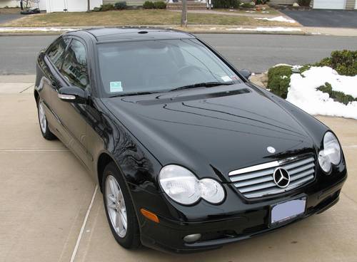I am pleased to present this 2003 Mercedes Benz C230 Kompressor Sports Coupe 