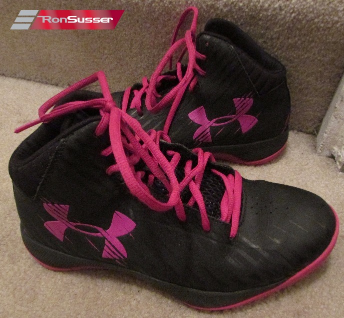 black and pink under armour shoes